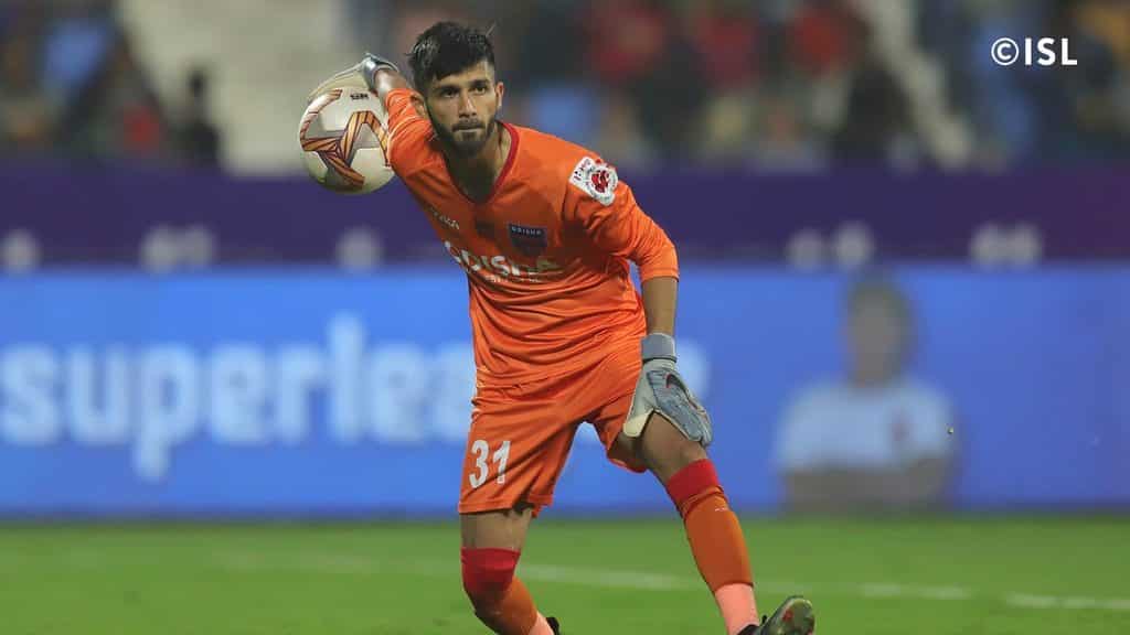 ltR2oTUK6s Top 5 goalkeepers with most saves in Hero ISL 2020-21