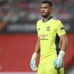 Boca Juniors sign Sergio Romero on free transfer until 2023