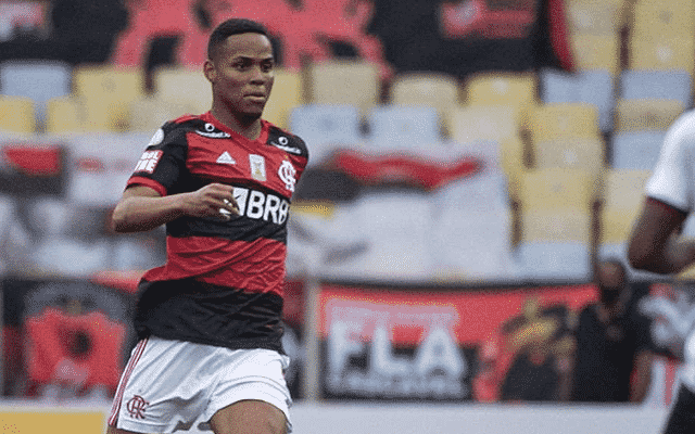 Barcelona eyeing £60 million Brazilian center-back