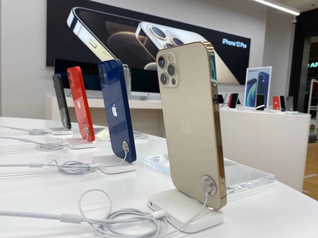‘Apple iPhone 12’ holds the top position among the Top 10 Bestselling Phones of January 2021