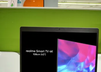 Realme Smart TV 4K (43") and Realme Assistant for smart TV teased by Madhav