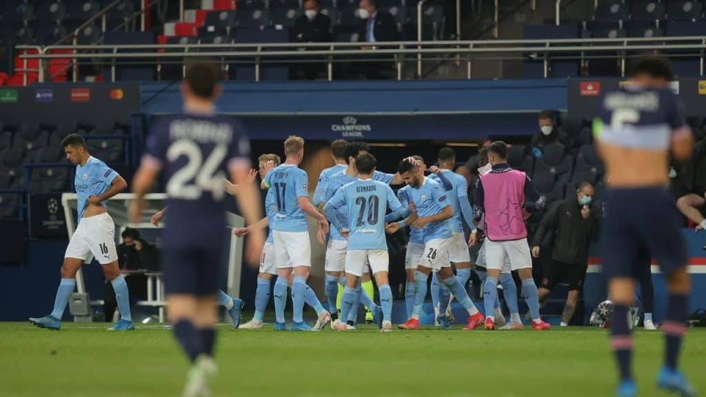 man city Mahrez's miss-hit free-kick wins it for Manchester City against PSG