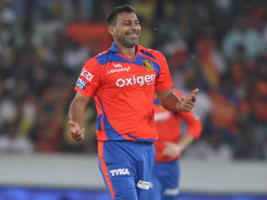 praveen kumar Top 10 bowlers with the most dot balls in IPL history