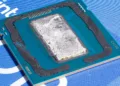 Intel Rocket Lake Desktop CPU’s Super High-Resolution Die Shots are Shared on the Internet, Tested While Being Delidded