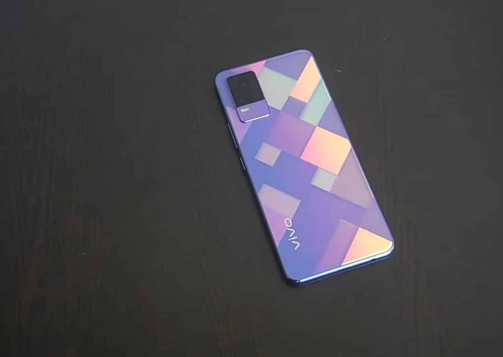 E3RO6VSVoAQ94o3 1 VIVO Y73 unboxing video leaked ahead of launch