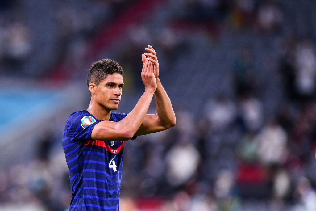Manchester United back in direct contact with Raphael Varane retire