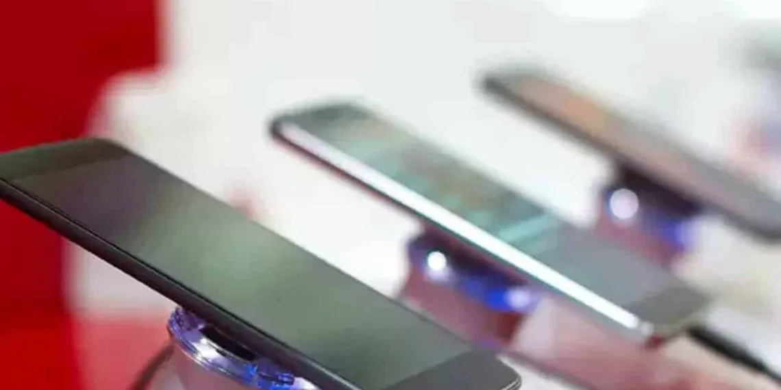 Indian Government extends mobile phone PLI scheme till 2025-26