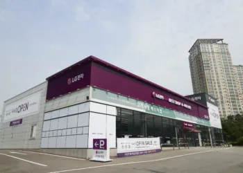 LG to sell iPhones in South Korean LG Best shops