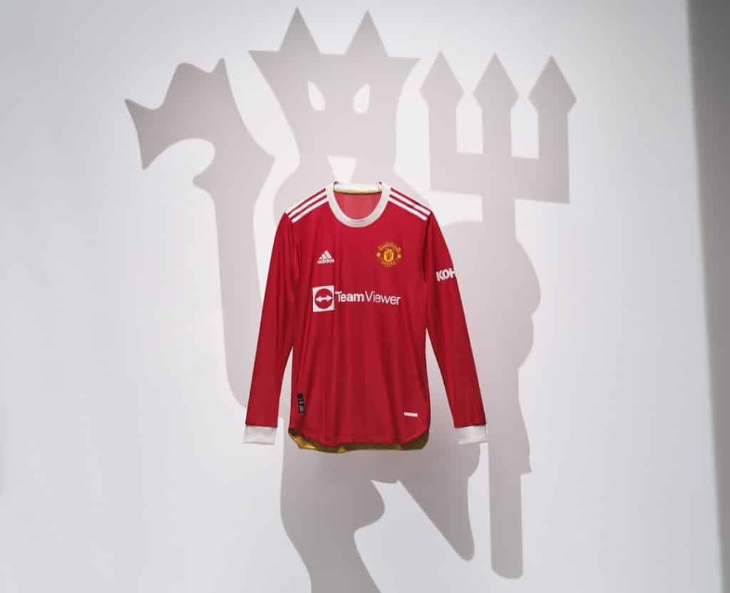 MANCHESTER UNITED HOME JERSEY2 Adidas and Manchester United reveal 2021-22 Home Jersey, bringing a modern design to classic club style