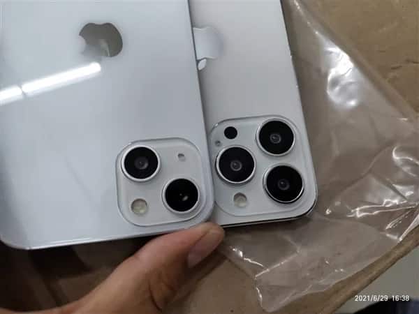 iPhone 13 dummy models shows smaller notch, revised cameras