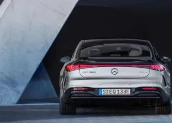 Mercedes-Benz aims to go electric-only by 2030
