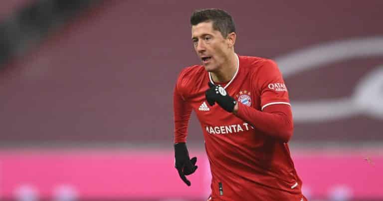 Robert Lewandowski breaks the 300 goals mark for Bayern Munich