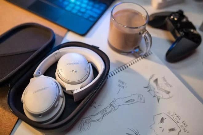2 7 Bose QuietComfort 45 headphones leaked in promo images, will be extremely light
