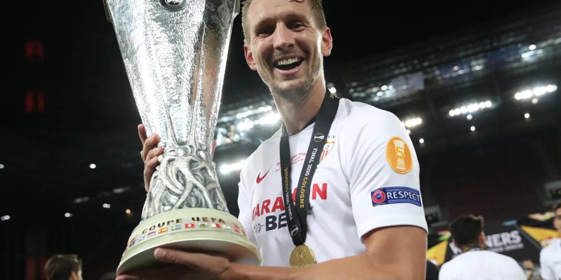 Luuk de Jong joins FC Barcelona for a season-long loan