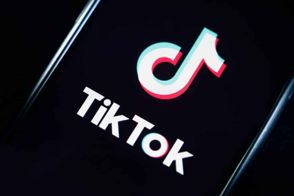 tiktok TikTok touches 1-Billion dollar mark of active users per month