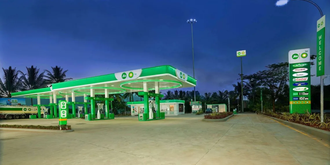 Jio-bp launches its first Mobility Station