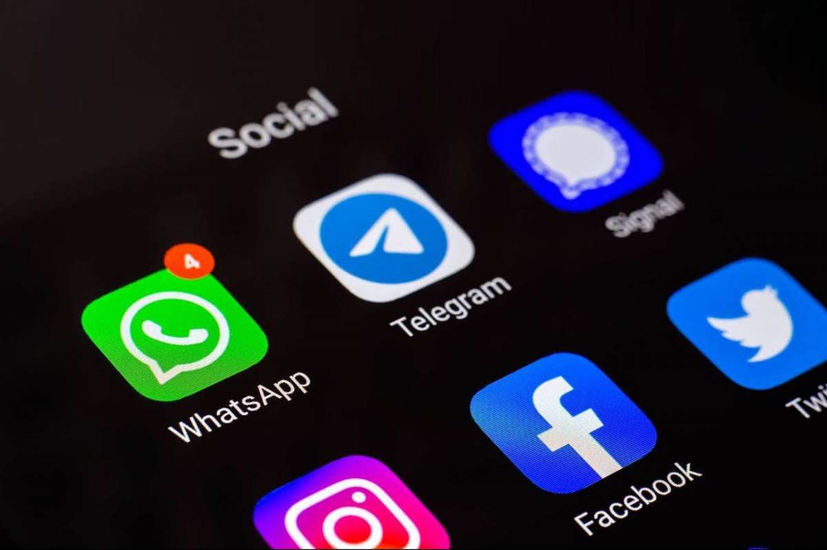 People are utilising this long Facebook, WhatsApp free time to spread Smile_TechnoSports.co.in