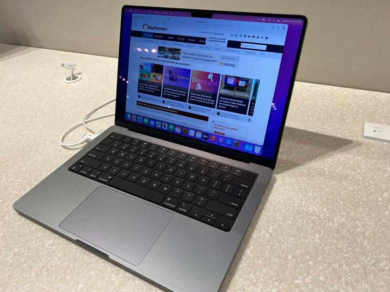 14-inch MacBook Pro new images surfaced online