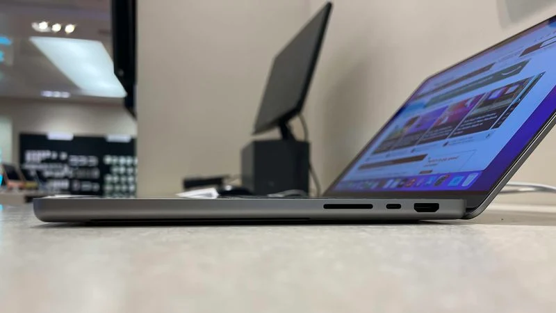 new 14 inch macnook pro side 14-inch MacBook Pro new images surfaced online