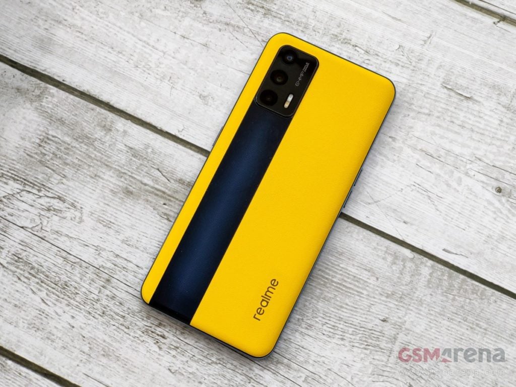 1 6 Realme GT 2 Pro specs leaked, Snapdragon 898 SoC and 125W charging in tow