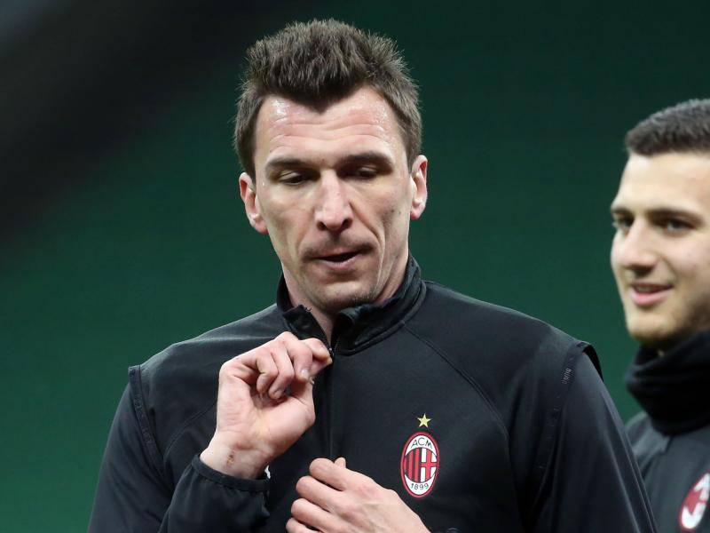 2021041608960656 Official: Mandzukic has been named as Croatia's new assistant coach