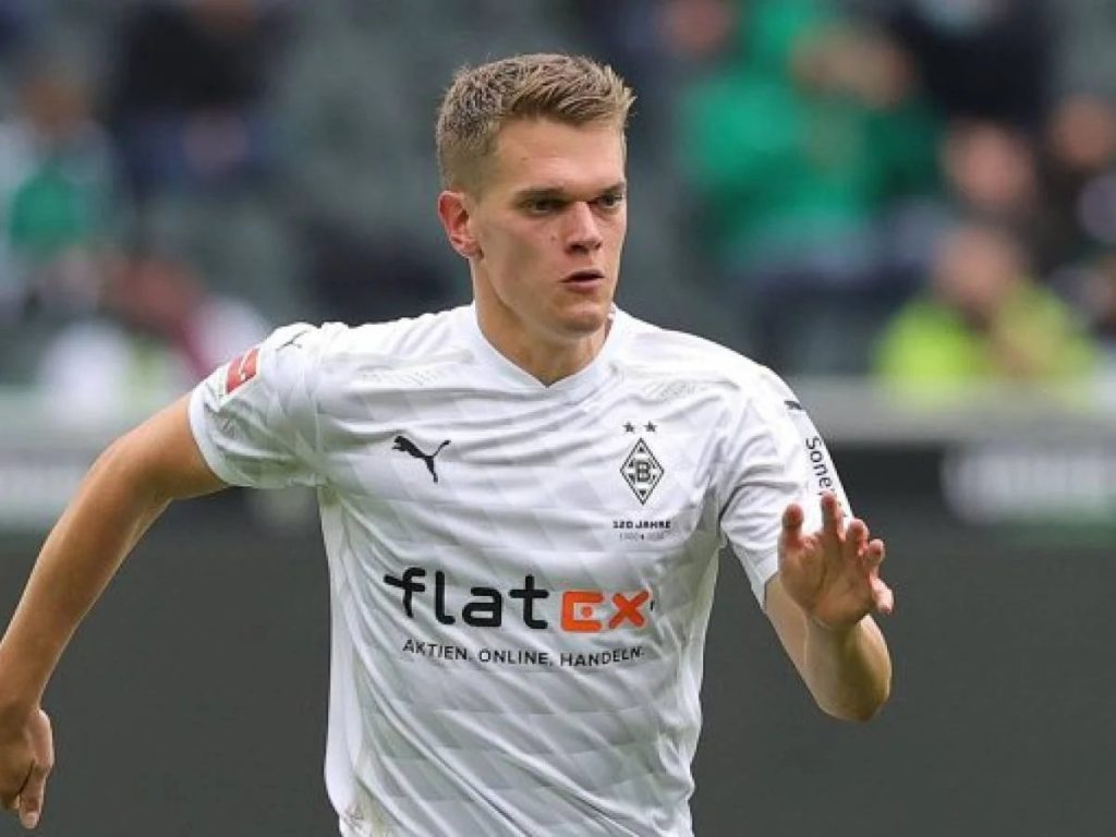 FCurSGQXoAQK4tP Matthias Ginter identified as an heir to Gerard Pique at Barcelona