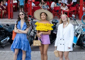 “Emily in Paris(Season 2)”: The romantic comedy show has been returned with more comedy and just looks like vibrant
