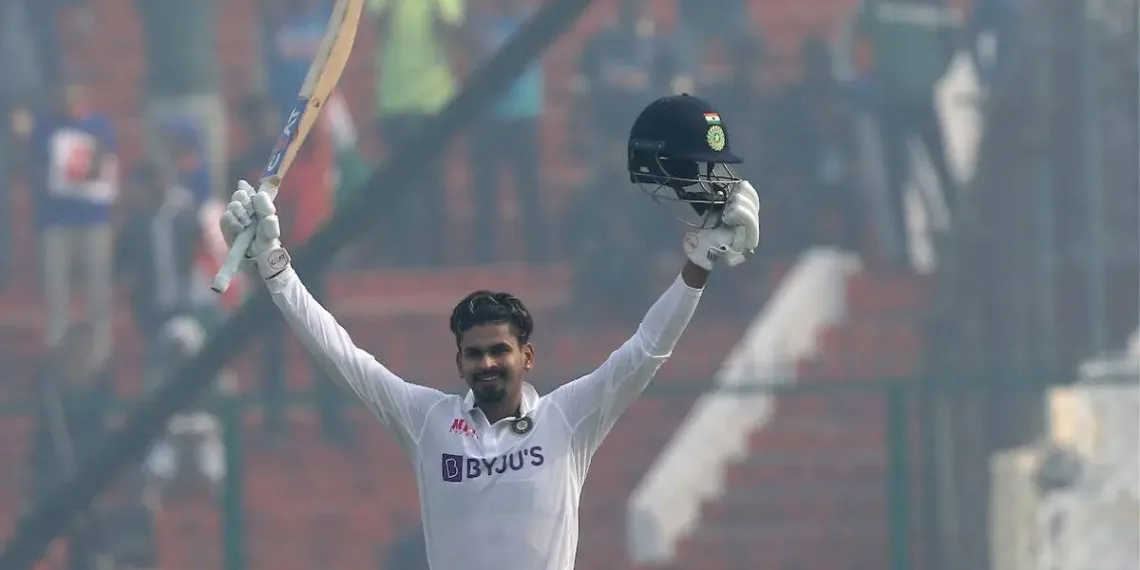 INDIA VS NEW ZEALAND Test 1, Day 4: The Black caps need 280 runs in 4 overs
Credits- The Indian Express