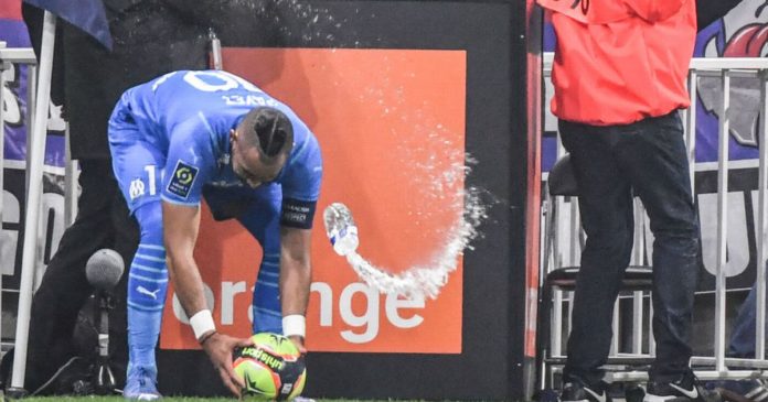 FGKkBXEXMAEAyeq Dimitri Payet Marseille fan attack Lyon