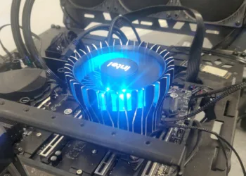 Intel's upcoming Laminar RH1 cooler for 12th Gen CPUs is all over the place