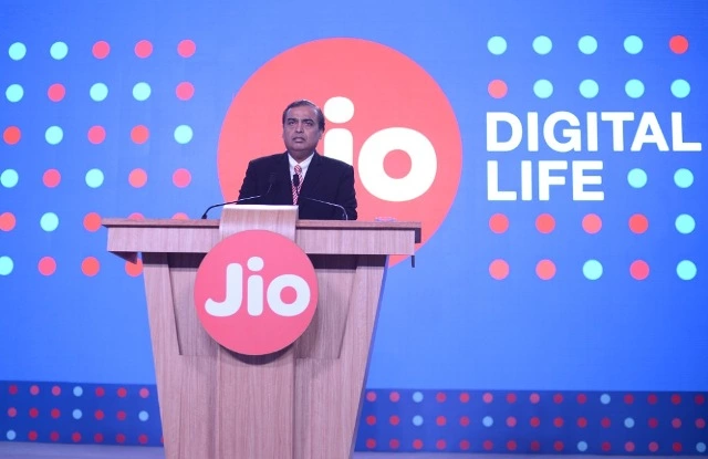 Mukesh Ambani on Reliance Jio digital life The Telecom sector saw a big change as Reliance Jio entered the race! Read these 3 reasons to know the reason behind