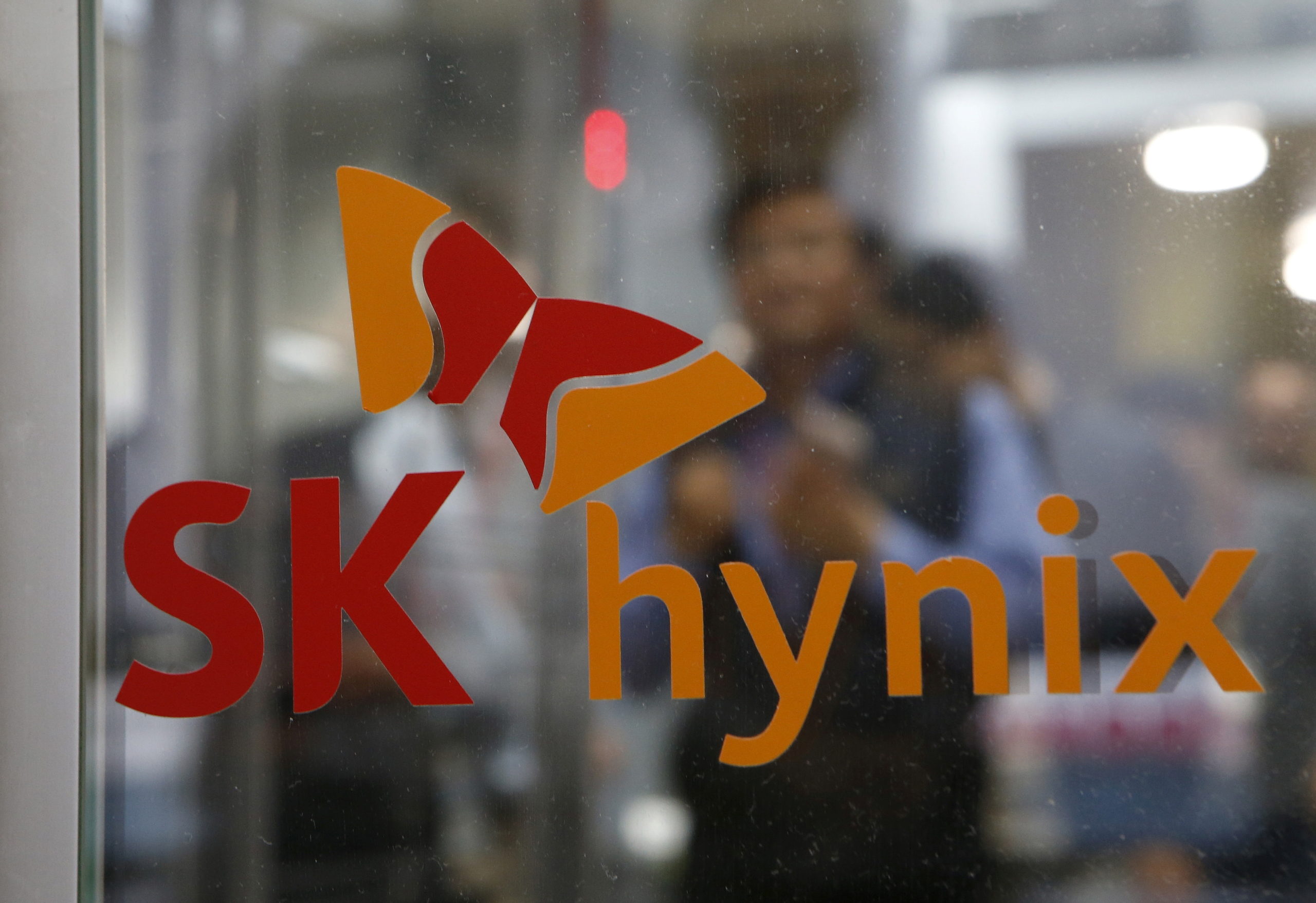 SK Hynix is gearing up for the development of the industry-first 48GB and 96GB DDR5 memory chips targeting servers