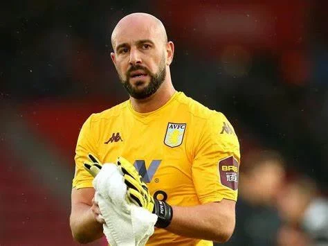 Pepe Reina e1639337859918 Top 10 Premier League goalkeepers with the most clean sheets