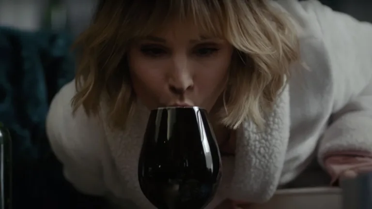 “The Woman in the House Across the Street from the Girl in the Window”: Netflix has dropped the trailer of the psychological and comedy-drama series