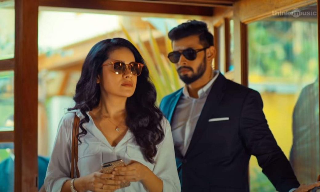 “Joshua Imai Pol Kaakha”: The Bigg Boss Contestants Varun will be seen as the serial killer in the action film