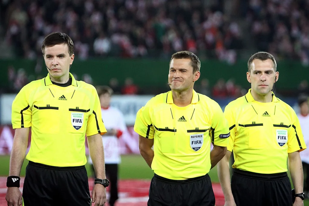 arbitri Manchester United and Liverpool's Champions League campaign could be jeopardized if Mafia bribes are discovered