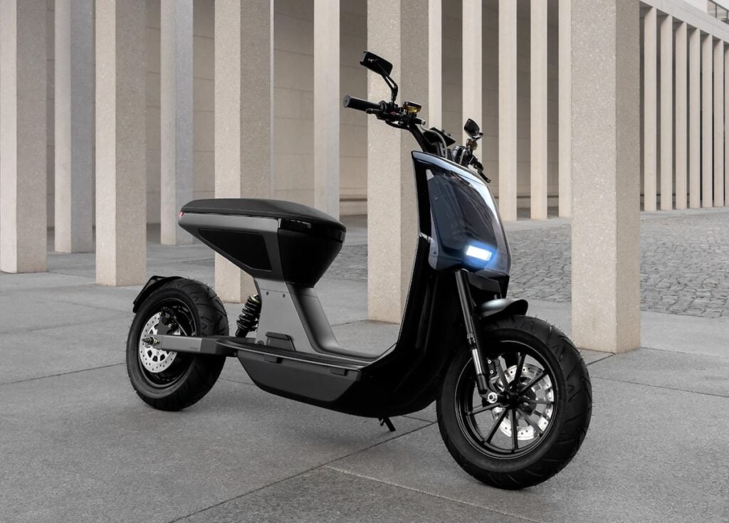 naon zero one 2 1024x735 1 Naon Zero-One e-scooter released with a top speed of 100km/h and a rang of 140KM