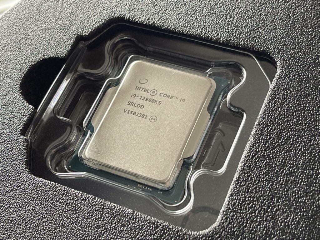 Intel Core i9 12900KS 5.5 GHz CPU Packaging 1 1536x1152 1 Intel Core i9-12900KS 5.5 GHz CPU beats AMD’s Ryzen 9 5950X in both Single and & Multi-Threaded Performance