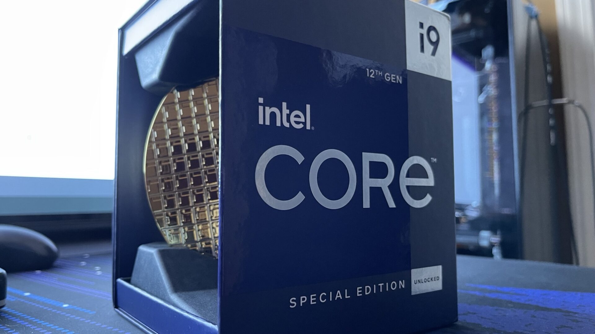 Intel Core i9-12900KS 5.5 GHz CPU beats AMD’s Ryzen 9 5950X in both Single and & Multi-Threaded Performance