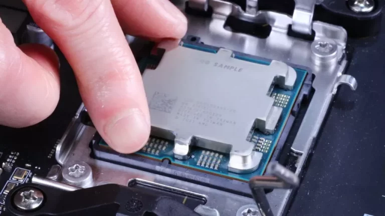 MSI demonstrates how to install AMD’s Ryzen 7000 Zen 4 CPUs into the new AM5 Socket