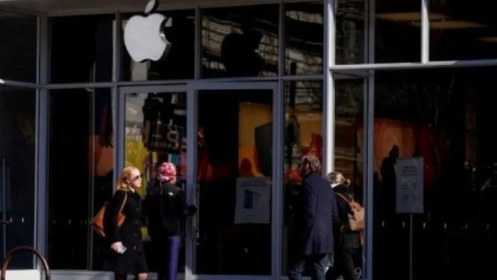 Apple will cover pay-later loans with cash on hand