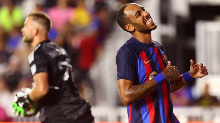 Pierre-Emerick Aubameyang trapped at Chelsea unless Barcelona sign him in January