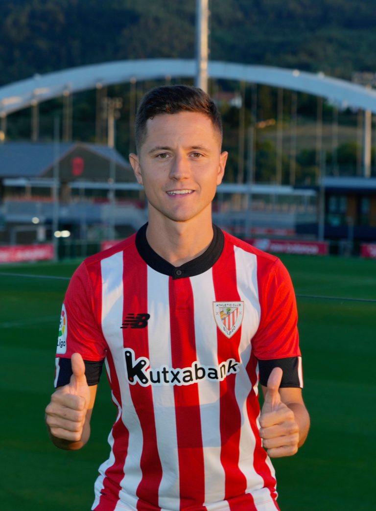 Ander Herrera signs for Athletic Club permanently until June 2024