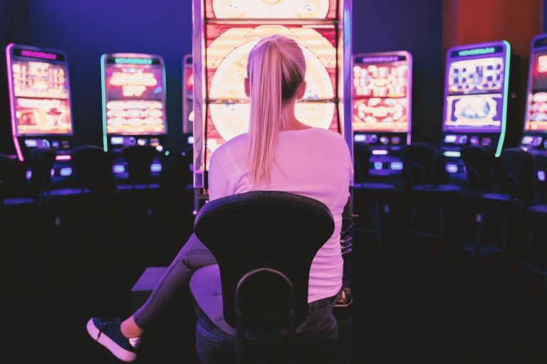 What the Live Casino Experience is Doing for Online Gaming Platforms