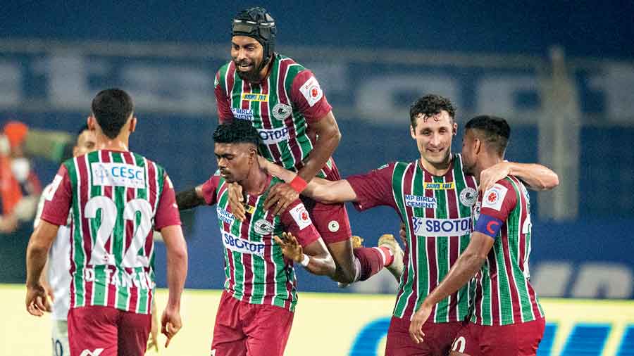 ISL 2022-23: ATK Mohun Bagan extends contracts of Liston Colaco, Manvir Singh