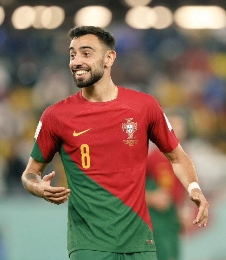 Portugal 2-0 Uruguay: Fernandes brace sees Portugal through to last 16