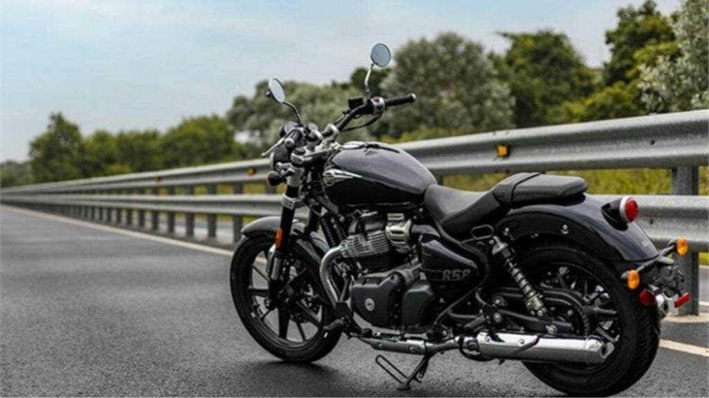 Royal Enfield introduces the Super Meteor 650 cruiser at EICMA
