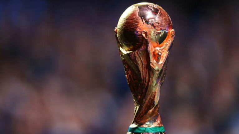 Who is the oldest football player to have ever competed in a World Cup?