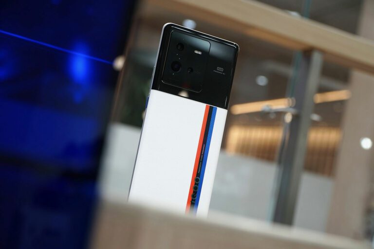 iQOO 11 Official Teaser Confirms Snapdragon 8 Gen 2 SoC, LPDDR5X RAM and Storage Standard
