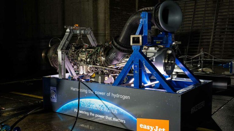 Rolls-Royce First Hydrogen-Fueled Aircraft Engine Developed with easyJet